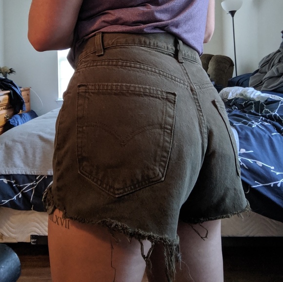 Levi's High Rise Olive Green - Picture 2 of 9